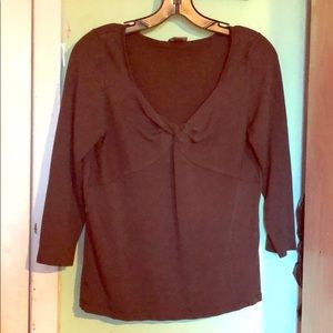 Ann Taylor M brown scoop neck twisted long slevtop